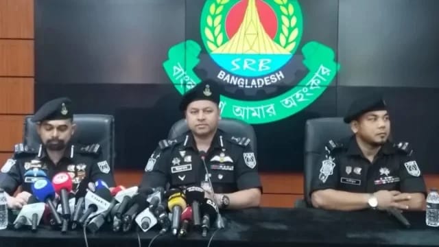 লুণ্ঠিত ও অবৈধ অস্ত্র উদ্ধারে তথ্য চাইল এসআরবি, তথ্যদাতাকে পুরস্কারের ঘোষণা